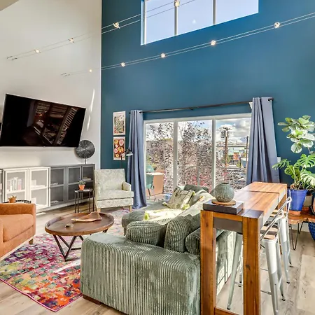 Luxe Midtown Townhome Less Than 2 Mi To Dtwn Reno!